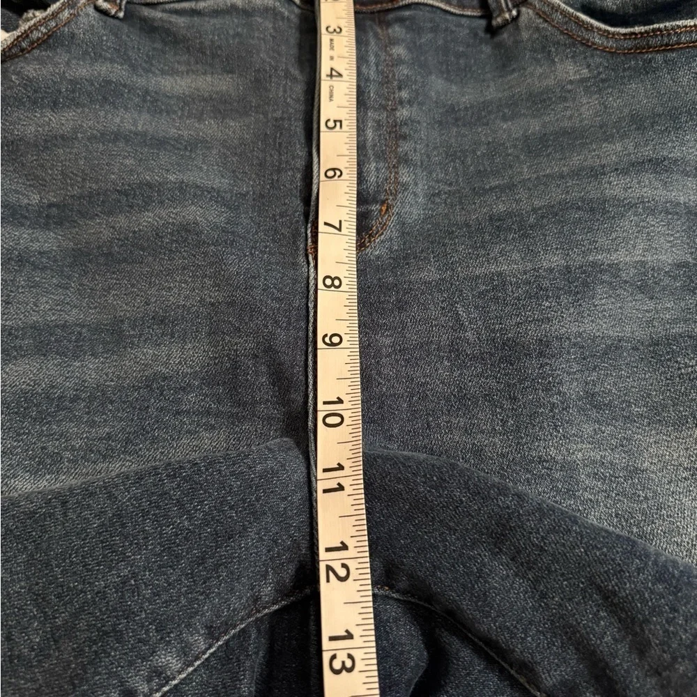 Judy Blue Womens Size 3XL Med Wash Distressed Denim Dad Short Cell Phone Pocket